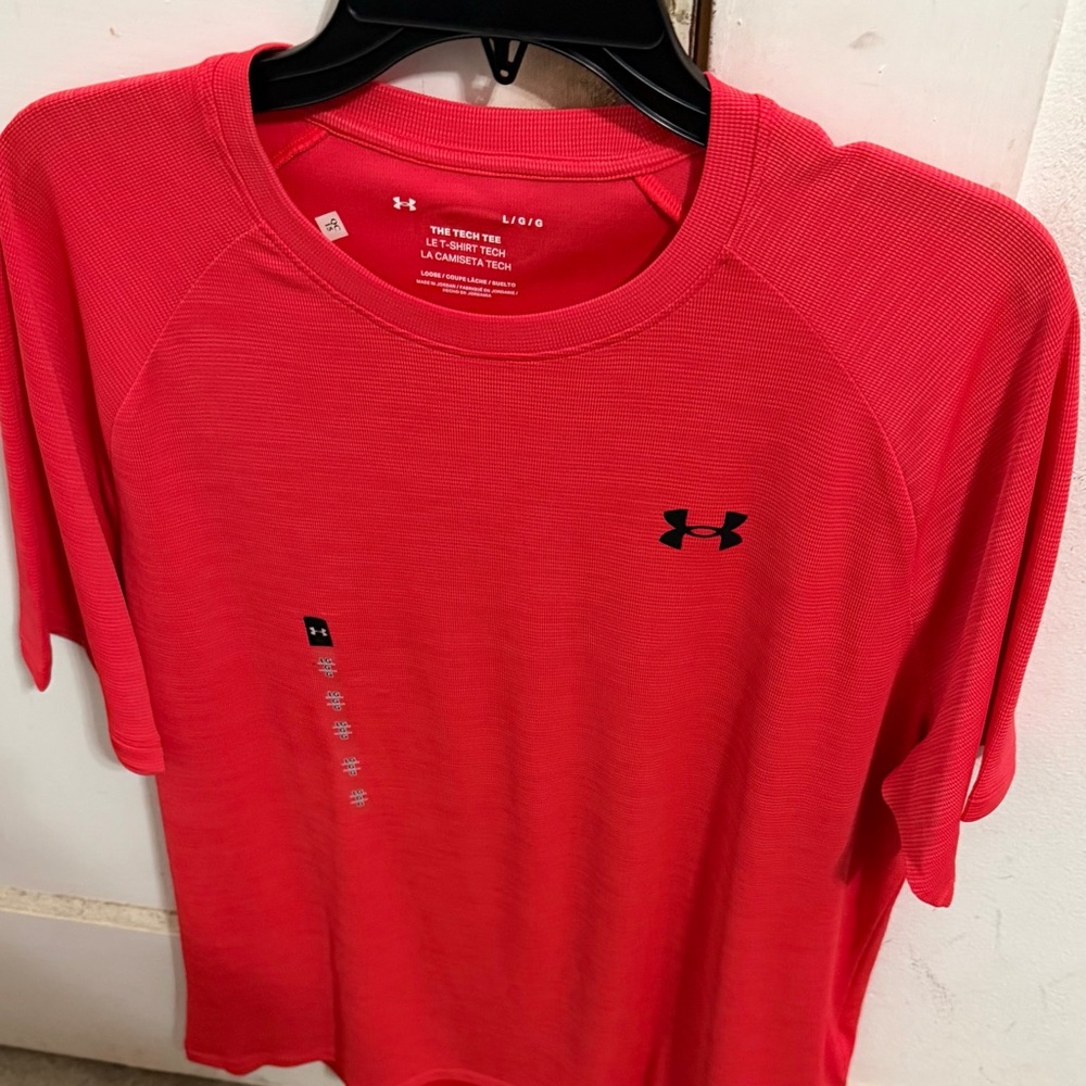 Under Armour Women's Vibrant Red Short Sleeve Tee